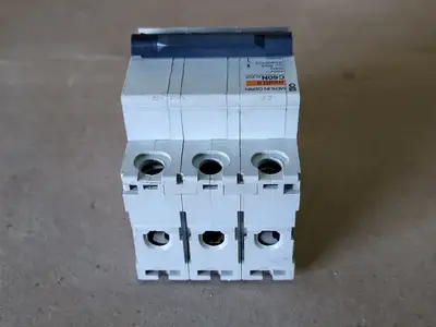 USED MERLIN GERIN C60N