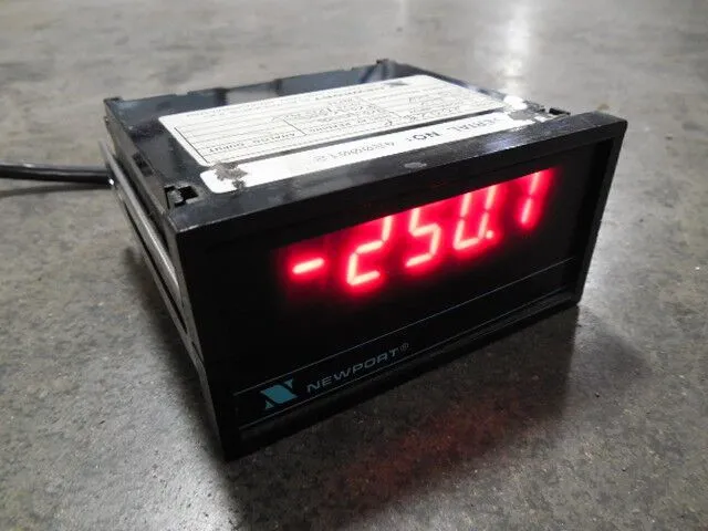 Newport Electronics 2002B-P Digital Process Meter Used