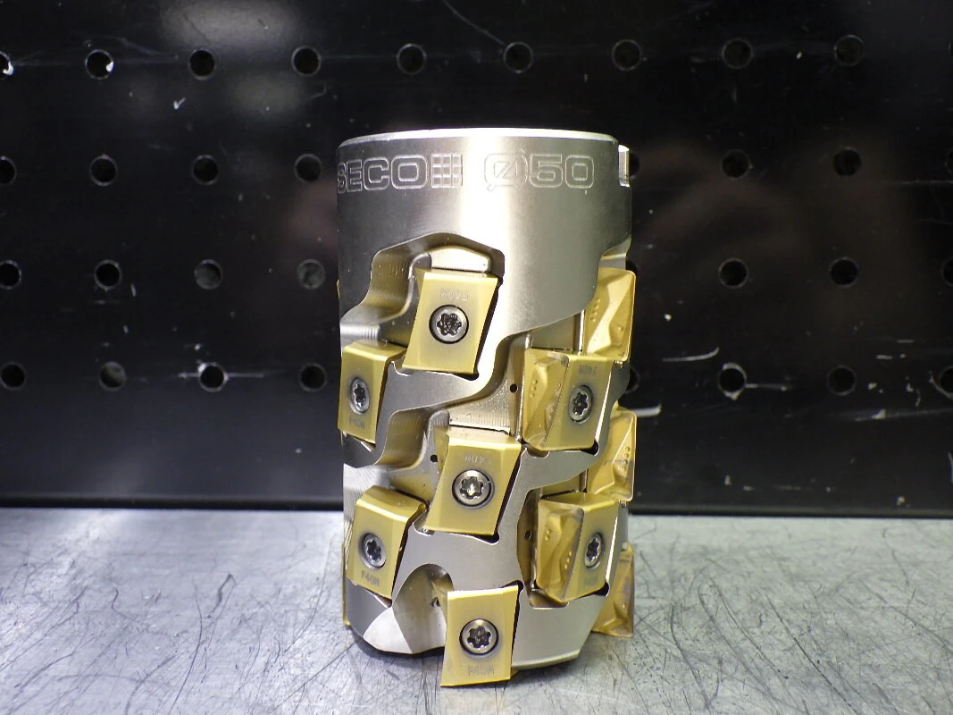 SECO 50mm Coolant Thru Milling Cutter 27mm Arbor RD.R220.94-00050-058-12.4A-V1 (LOC3569)