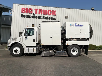 Used 2017 FREIGHTLINER M2 Street Sweeper California US | Big Truck & Equipment #1412307