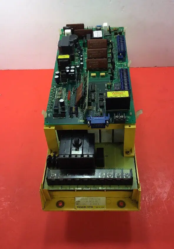 FANUC SERVO AMPLIFIER A06B-6058-H011 + TOP BOARD A20B-1003-0090/02. 1F