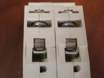 USED Allen-Bradley 1492-SP1C020-N