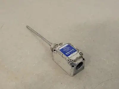 USED MICRO SWITCH 8LS125