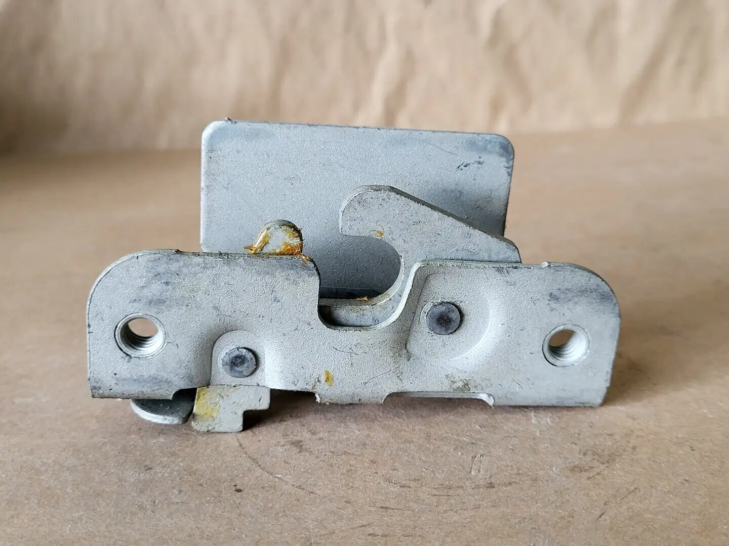 NEW FORD 3L3Z-9943150-AA