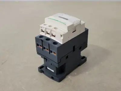 USED SCHNEIDER ELECTRIC LC1D18