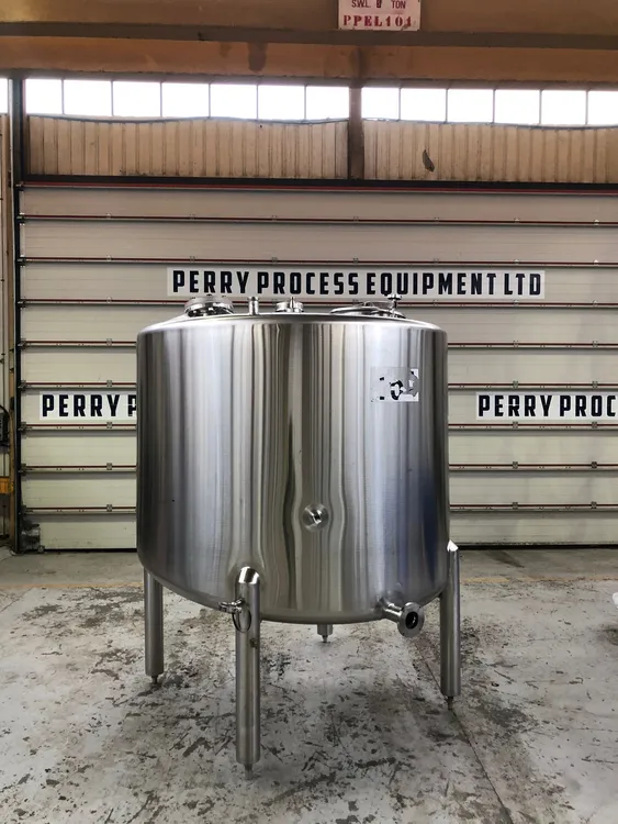 Used KELLS STAINLESS STEEL LTD. 3,200 Litre Stainless Steel Tanks GB | Perry Equipment #121102