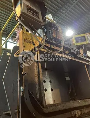 USED 2001 EXCEL 2R9 TWO RAM AUTO TIE HORIZONTAL BALER