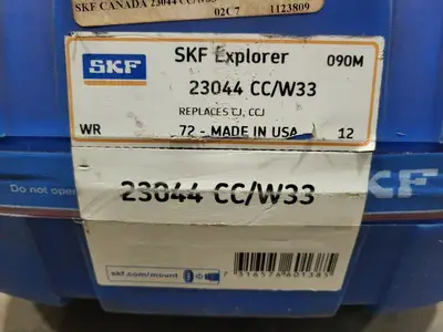 NEW SKF 23044 CC/W33
