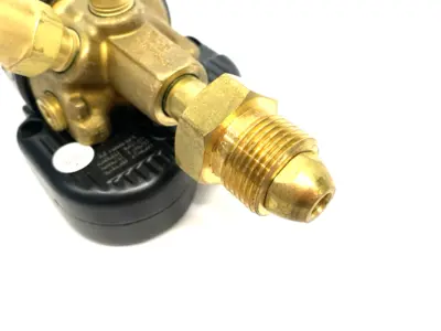 New | in-Stock ESAB Victor EDGE 2.0 ESS32 Regulator, Single-Stage Heavy Duty Regulators Michigan US | Maverick Industrial Sales #1423238