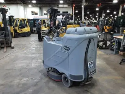 USED 2009 ADVANCE ADGRESSOR 3820D