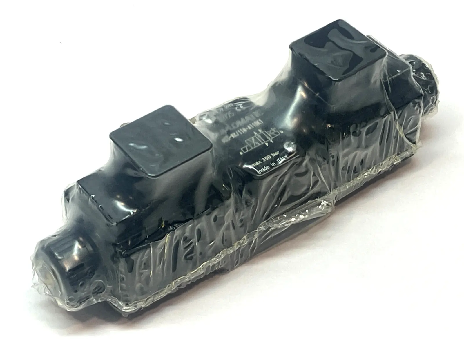 NEW DUPLOMATIC DS3 SOLENOID OPERATED DIRECTIONAL CONTROL VALVE