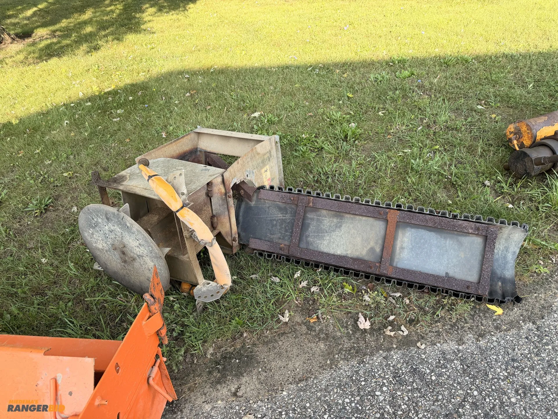Used SALTER CHUTE _UNKNOWN_ Dry Spreaders Michigan US | Miedema Asset Management Group #1414363