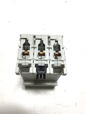 Allen-Bradley 1492-SPM3D100 Circuit Breaker Supplementary Protector Ser D 4kV