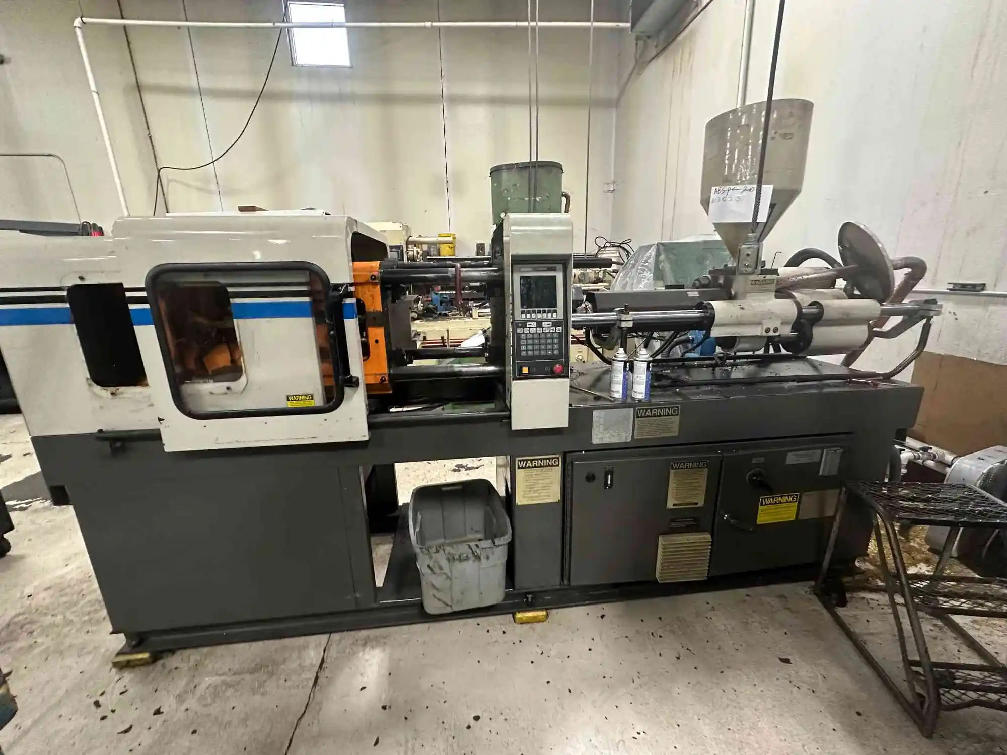 USED 1900 CINCINNATI MILACRON VSX 55 - 4.44 OZ