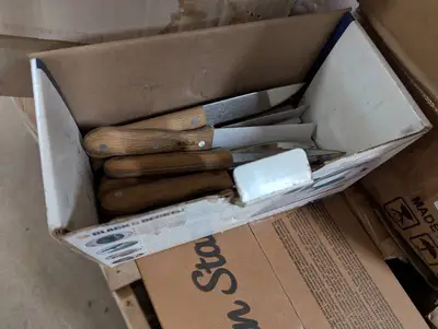 Pallet lot of unsold or unclaimed goods