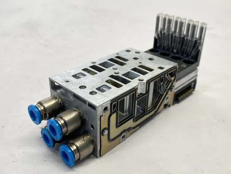 Used FESTO ELECTRONIC MODULE 537984 W/ VMPA2-FB-AP-2-1 SUB BASE 538000 Solenoid Valves Michigan US | Maverick Industrial Sales #1090101