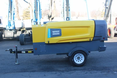 Used 2024 ATLAS COPCO XAS400-200 PACE Rotary Screw & Sliding Vane Air Compressors Pennsylvania US | National Lift Equipment #1381967