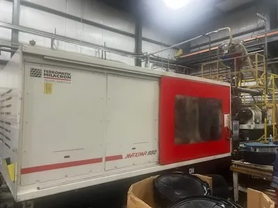 2002 CINCINNATI MM880 Injection Molding Horizontal/Vertical | Machinery Network (2)