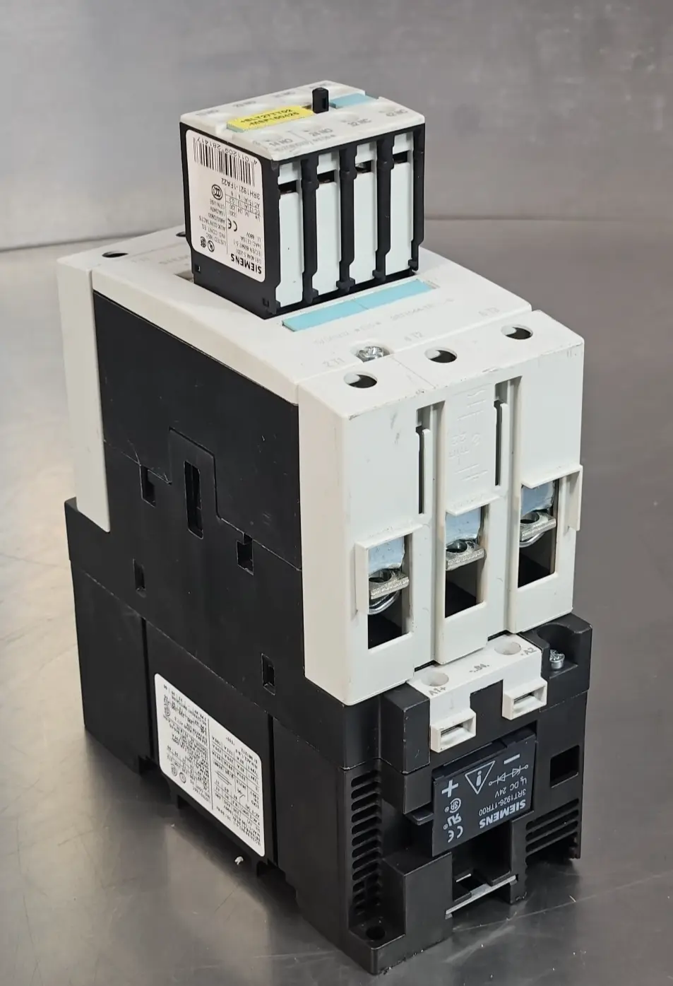 Siemens 3RT1044-1B - Contactor 24V Loc4F49