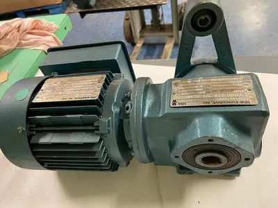 USED SEW-EURODRIVE SA32TDT71C4