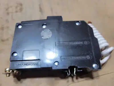 New | in-Stock SCHNEIDER QOB220EPD Switchgears British Columbia CA | Lenmark #1438273