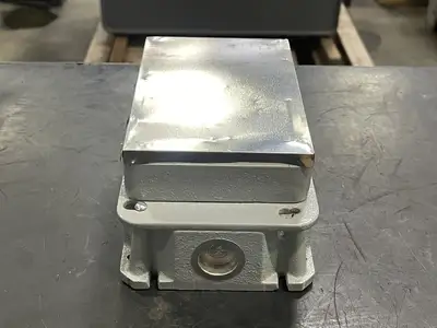 NEW HUBBELL 6269