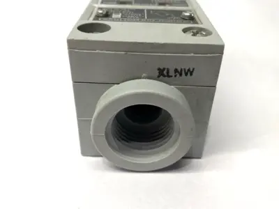 USED ALLEN-BRADLEY PROXIMITY LIMIT SWITCH SENSOR
