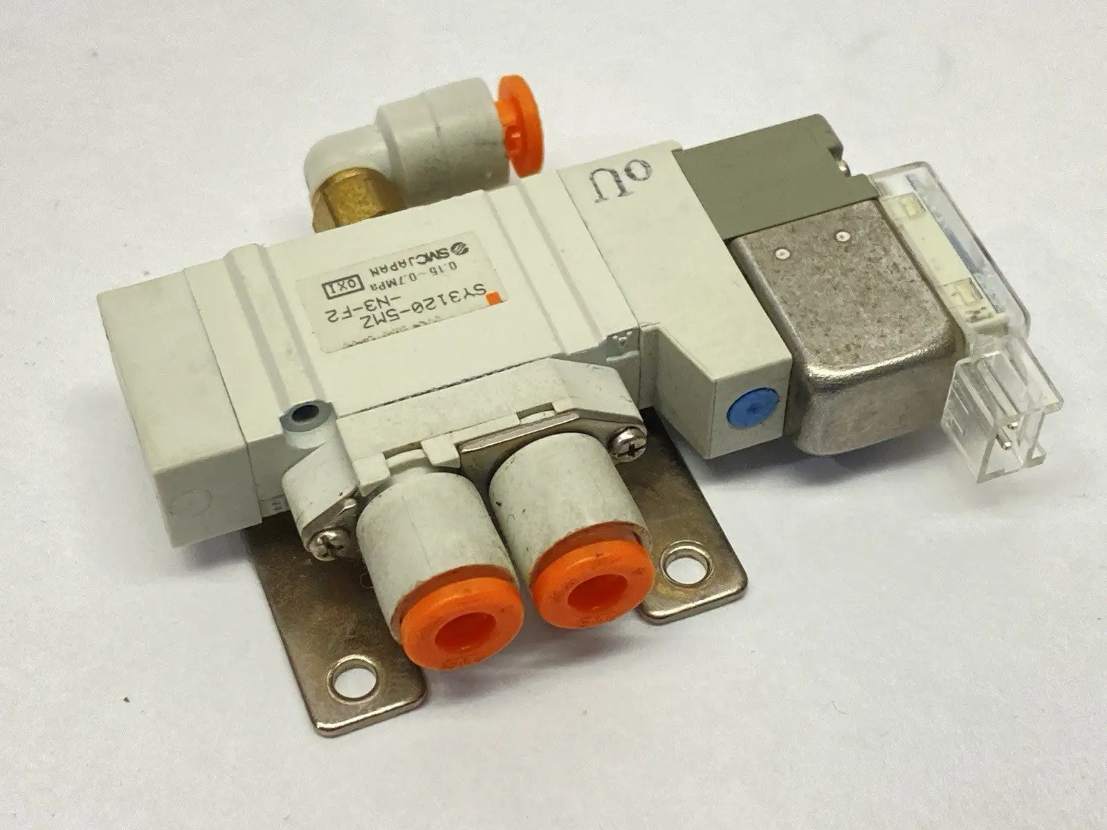 USED SMC PNEUMATIC SOLENOID VALVE 5-PORT 2-POSITION
