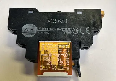USED ALLEN-BRADLEY 700-HN122