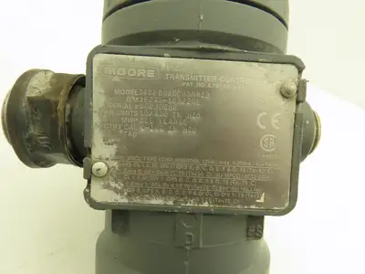 Moore 340FDBA0CB5NN13 Pressure Transmitter Controller Display 42VDC 0-100 IN H2O