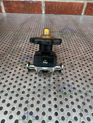 Used ITT PURE FLO .5-316L-RA15MAX-CWP150 BALL VALVE W/ 1.2" SANITARY FITTING Valves/Fittings California US | Equipment Lab #485650