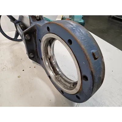 USED DEZURIK B24