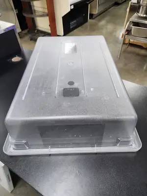 Used Carlisle Used Carlisle 1062107 Clear StorPlus 8.5 Gallon Polycarbonate Food Storage Box Restaurant Storage Containers Illinois US | Falcon Restaurant Supply #1376676