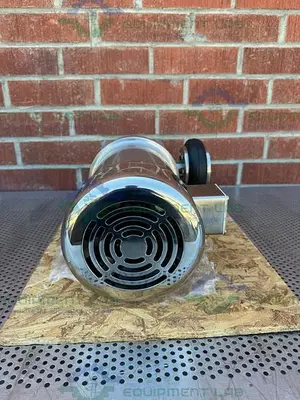USED STAINLESS MOTORS F2Q4BBOAY WASHDOWN DUTY MOTOR W/ SPIRAL BEVEL REDUCER 3PH