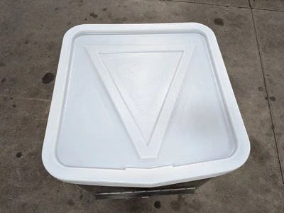 600 Pound SS Dump Buggy with Plastic Lid