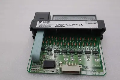 ALLEN BRADLEY 1746-IB32 SLC500 INPUT MODULE SER C STOCK #L-690C