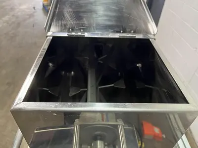 SeaPro 3 Lane Piston Depositor with Agitated Hopper
