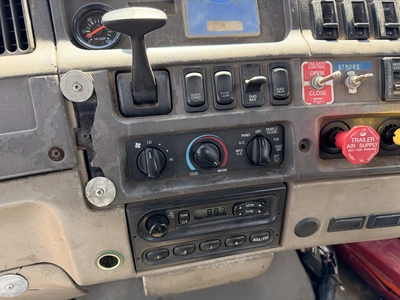 Used 2005 STERLING L9000 4X2 WITH A 12.8L L6 DIESEL ENGINE. Cab Chassis trucks Michigan US | Miedema Asset Management Group #1282413