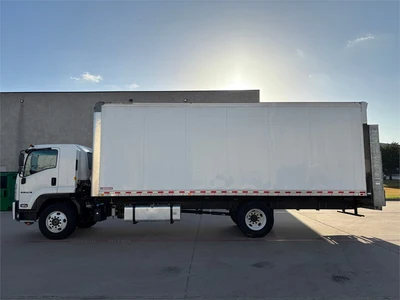 Used 2022 ISUZU "FTR" VAN BODY TRUCK - DIESEL (2022) Box trucks Texas US | MachineryMax #1488294