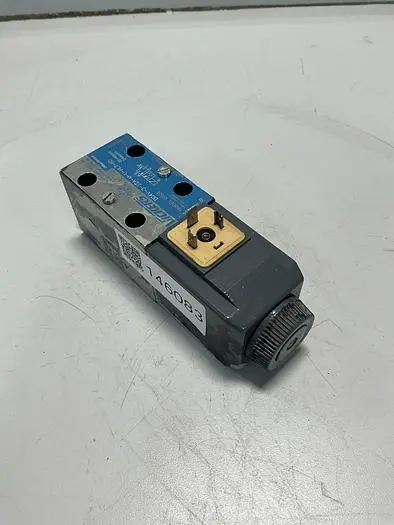 USED VICKERS DG4V-3-22A-M-U-HL7-60