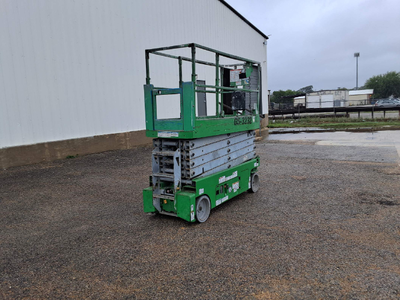 USED 2016 Genie GS-3232