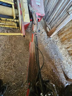 NEW HOLLAND 1465 Harvesting Equipment | Iron Listing (9)