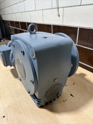 NEW SEW-EURODRIVE SF72 DT80N-6
