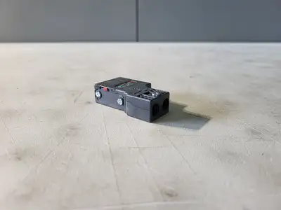 NEW SIEMENS 6ES7972-0BA52-0XA0