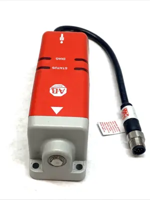 USED ALLEN-BRADLEY GUARDMASTER 24V DC RFID GUARDLOCK SWITCH SER A