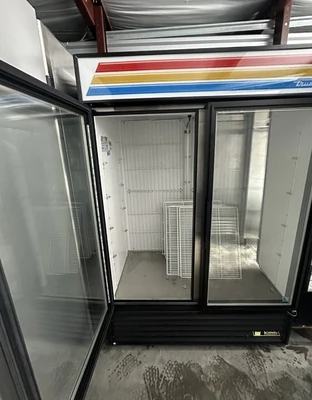 174-0015 True GDM-49F Glass 2 Door Self Contained Freezer