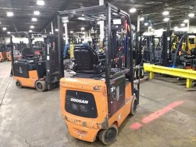 USED 2019 DOOSAN BC15S-5