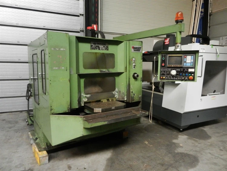 Used DAEWOO ACE-V30 X: 510 - Y: 300 - Z: 400 MM Vertical Machining Centers BE | Apt International N.V #361914