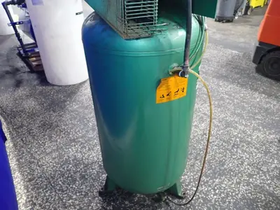 Used SPEEDAIRE 5F5652 Lubricated Reciprocating Air Compressors Ohio US | HGR 24 #916949