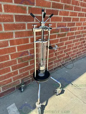 USED MILLIPORE QUIKSCALE 100 / 550 CHROMATOGRAPHY COLUMN 4L
